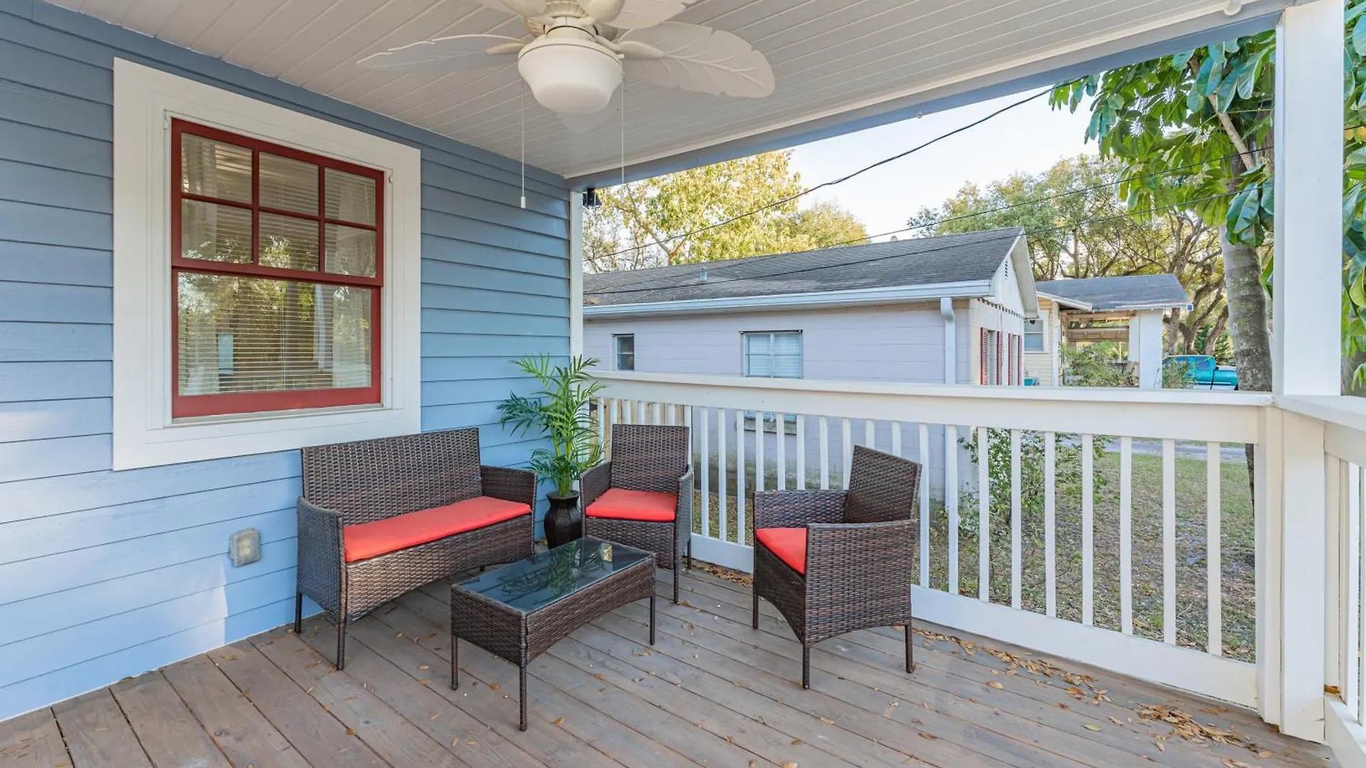 Trendzy Suite W/ King Bed And A Walk To Starbucks Tampa Holiday home